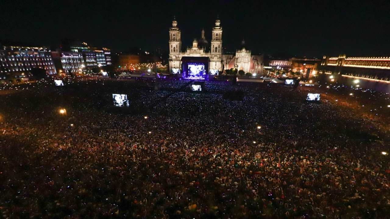 Los Fabulosos Cadillacs reúnen a 300 Mil personas en el Zócalo