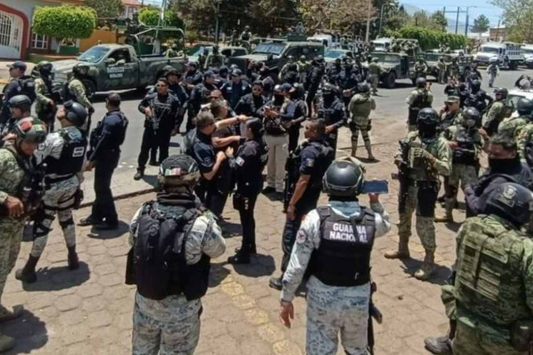 Pobladores de Michoacán Se Enfrentan a Guardia Nacional y Militares