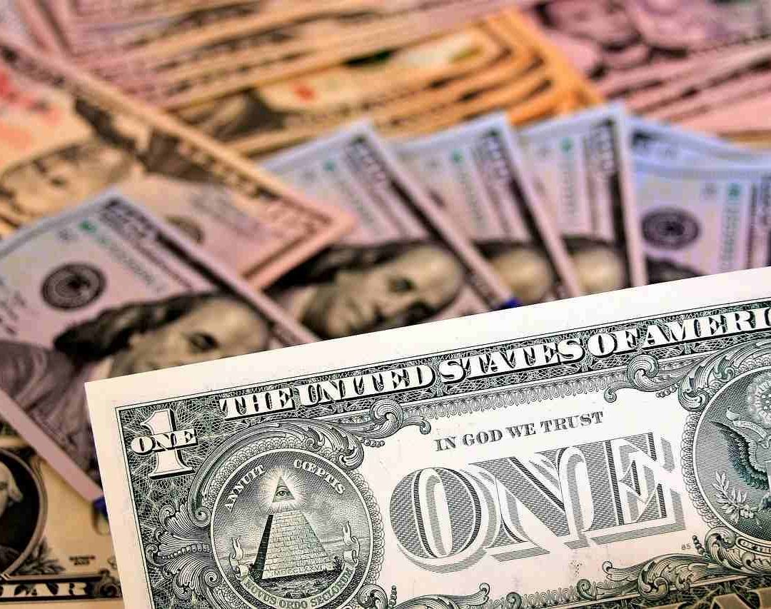 A cómo está el dólar hoy 4 de junio de 2023 y el tipo de cambio en México