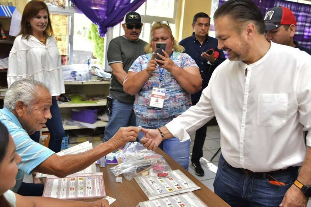 Lenin Pérez, Candidato del PVEM, Vota en Coahuila en las Elecciones 2023
