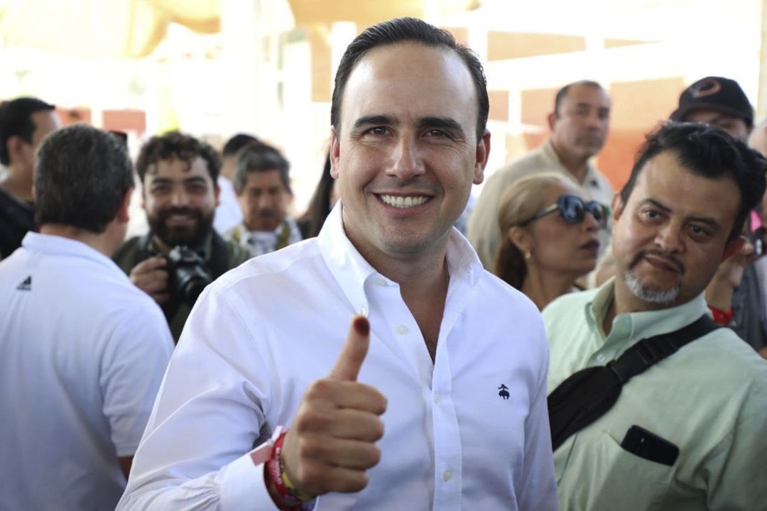 Manolo Jiménez Salinas, Candidato Gobernador, Vota en Saltillo