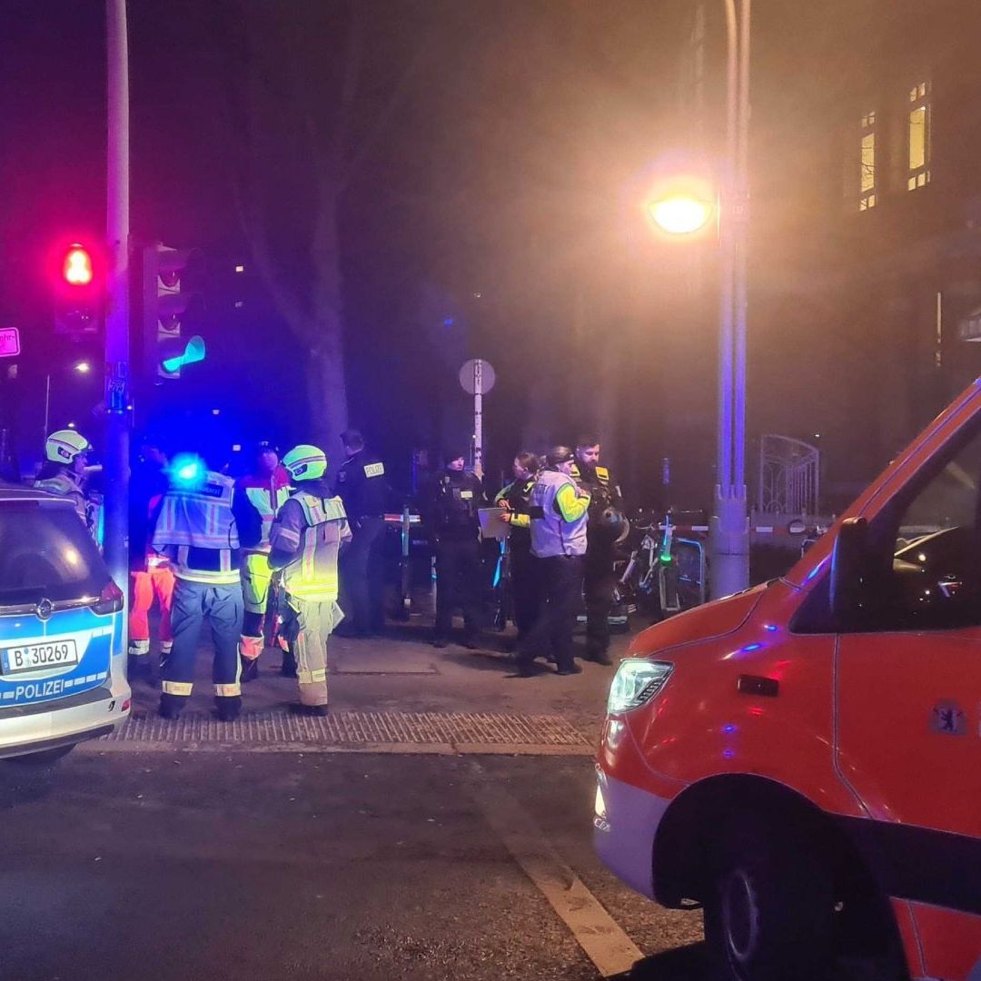 Tiroteo en departamento de Berlín deja varios heridos.