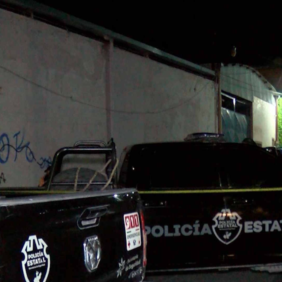 Al menos dos vehículos fueron incendiados