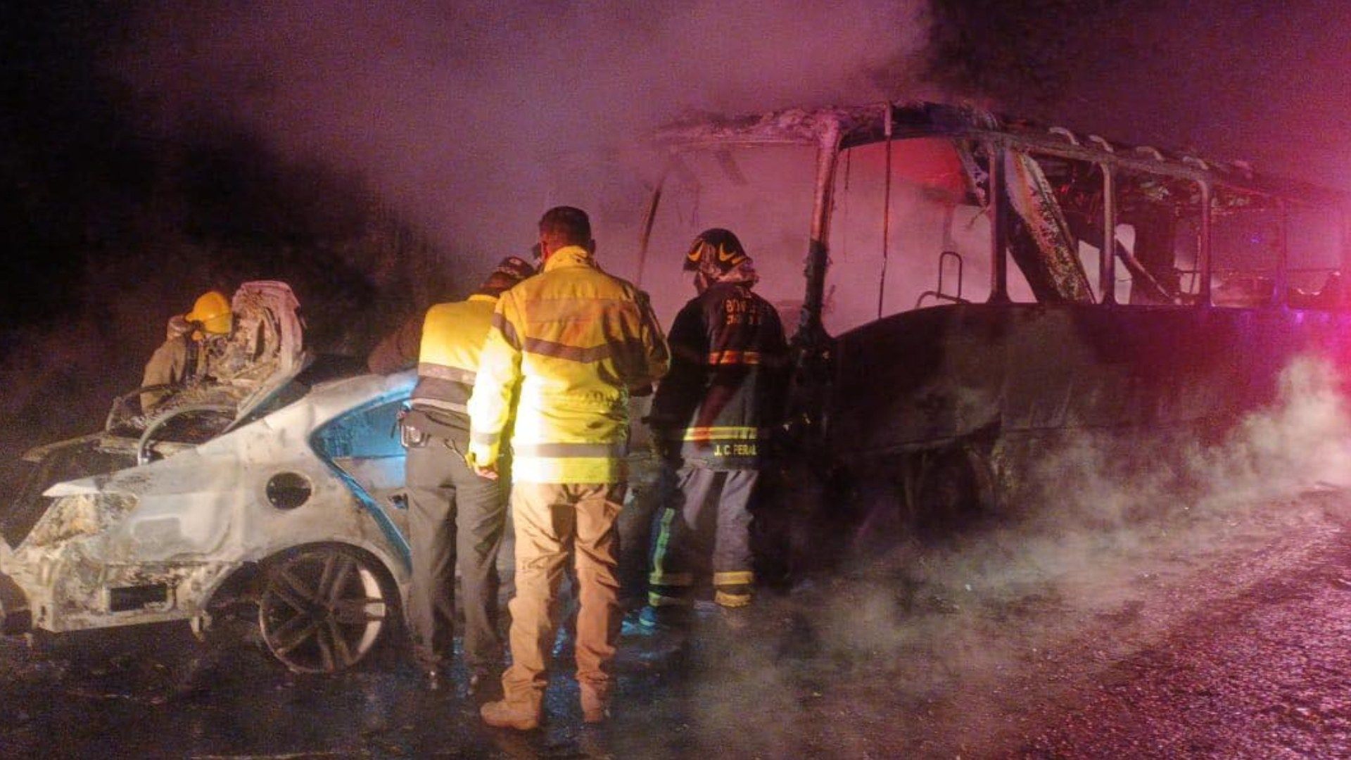 Deja 4 Muertos y Varios Heridos Choque de Autobús y Coche en la México ...