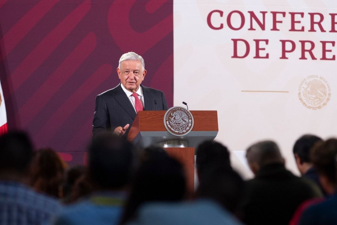 El presidente Andrés Manuel López Obrador presenta su mañanera desde Palacio Nacional