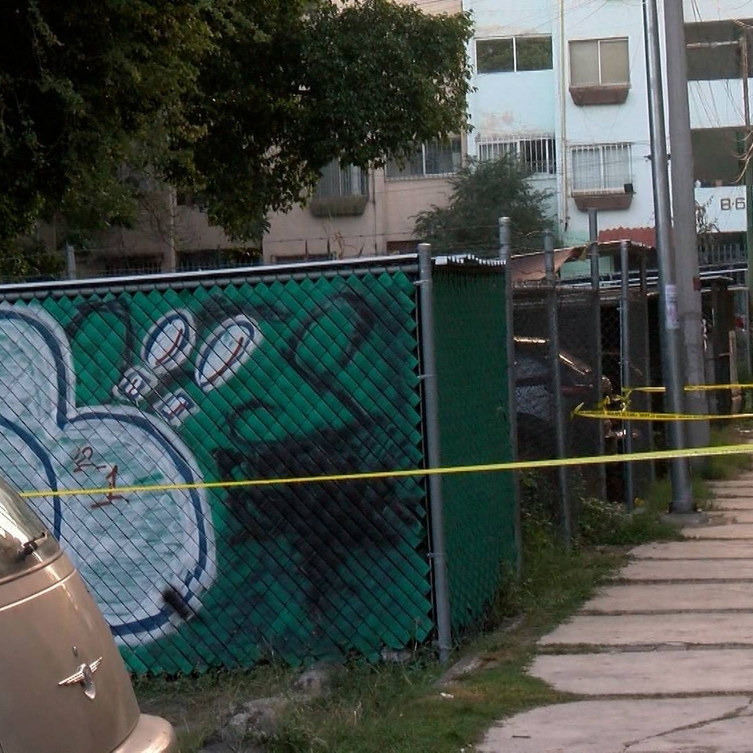 Muere hombre en supuesta situación de calle en cajón de estacionamiento