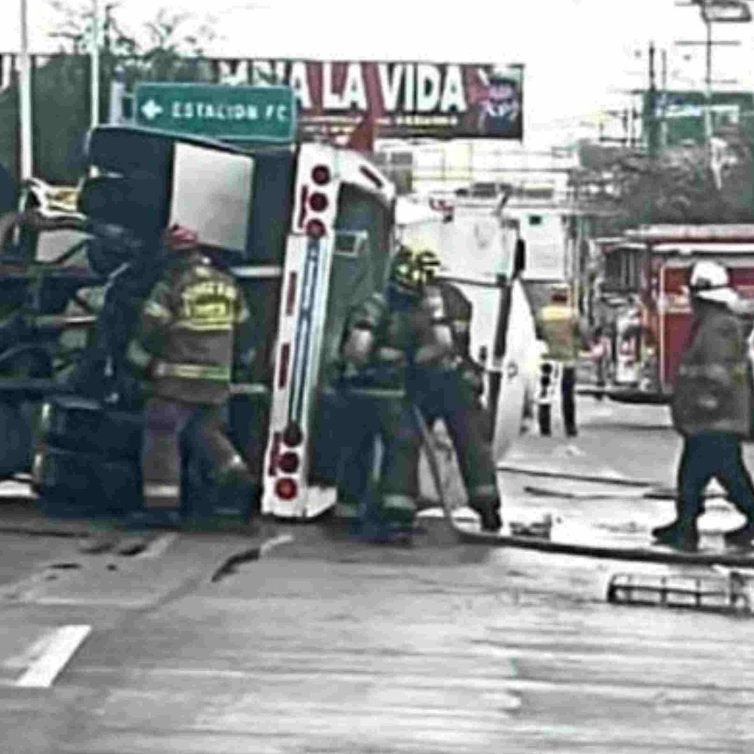 Vuelca Pipa de Gas en Bulevar Mazón López en Hermosillo, Sonora; Hay Calles Cerradas en la Zona