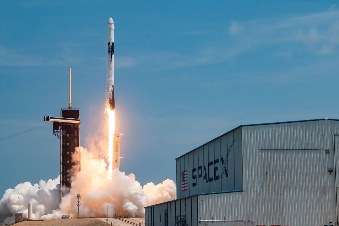 Nasa envía con éxito cápsula de carga Dragon a la EEI