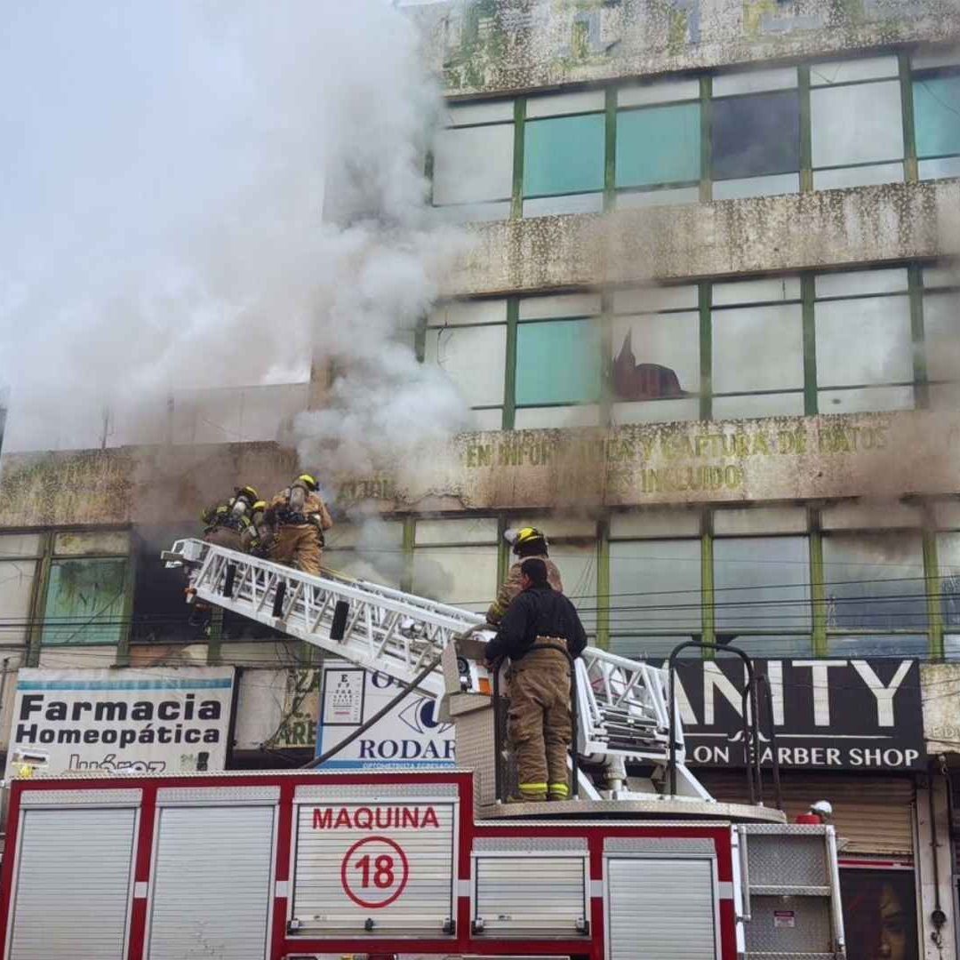 Bomberos Realizaron Maniobras Para Controlar las Llamas | Foto: N+