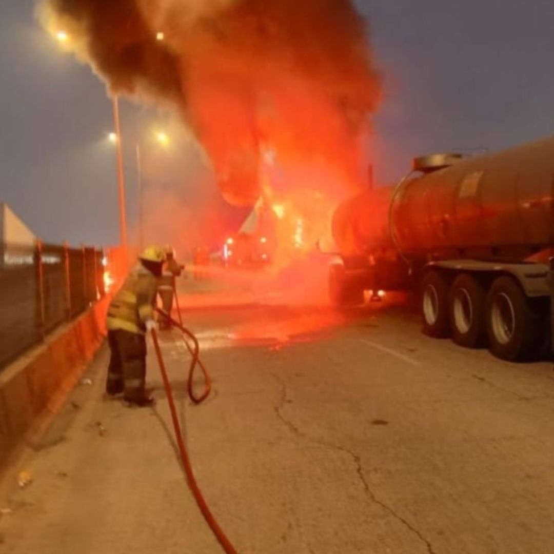 Al sitio acudieron como primeros respondientes elementos de Protección Civil y del Cuerpo de Bomberos para atender la emergencia.