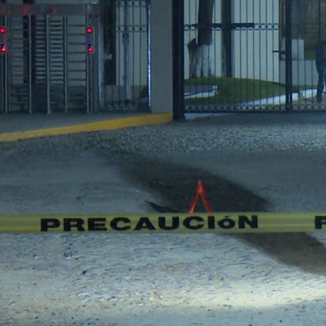Mueren Dos Hombres a Bordo de un Vehículo en el Ecobulevar León - San Francisco del Rincón, Guanajuato. Foto: N+