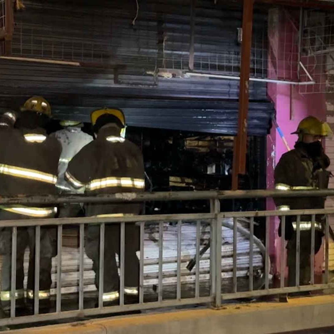 Incendio Consume Local de Aparatos Electrónicos en Mercado de Ciudad Juárez