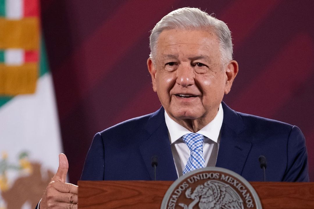 El presidente Andrés Manuel López Obrador presenta su mañanera desde Palacio Nacional