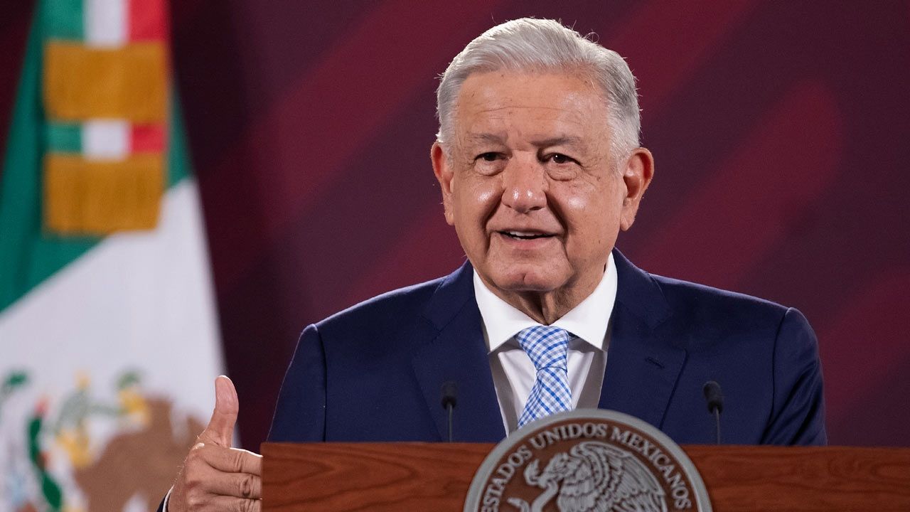 El presidente Andrés Manuel López Obrador presenta su mañanera desde Palacio Nacional