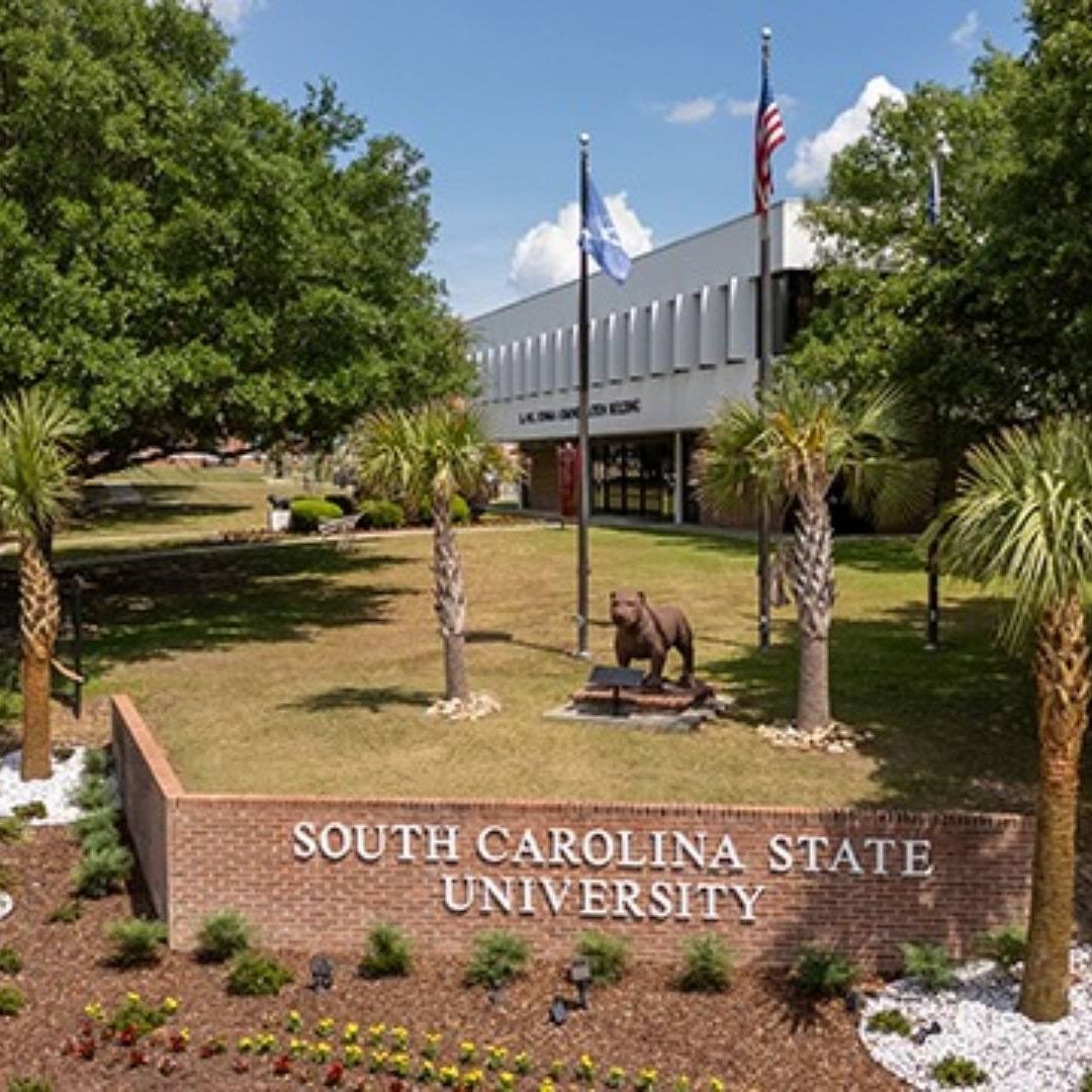 Tiroteo en Campus de la Universidad Estatal de Carolina del Sur Deja Dos Muertos y Un Herido