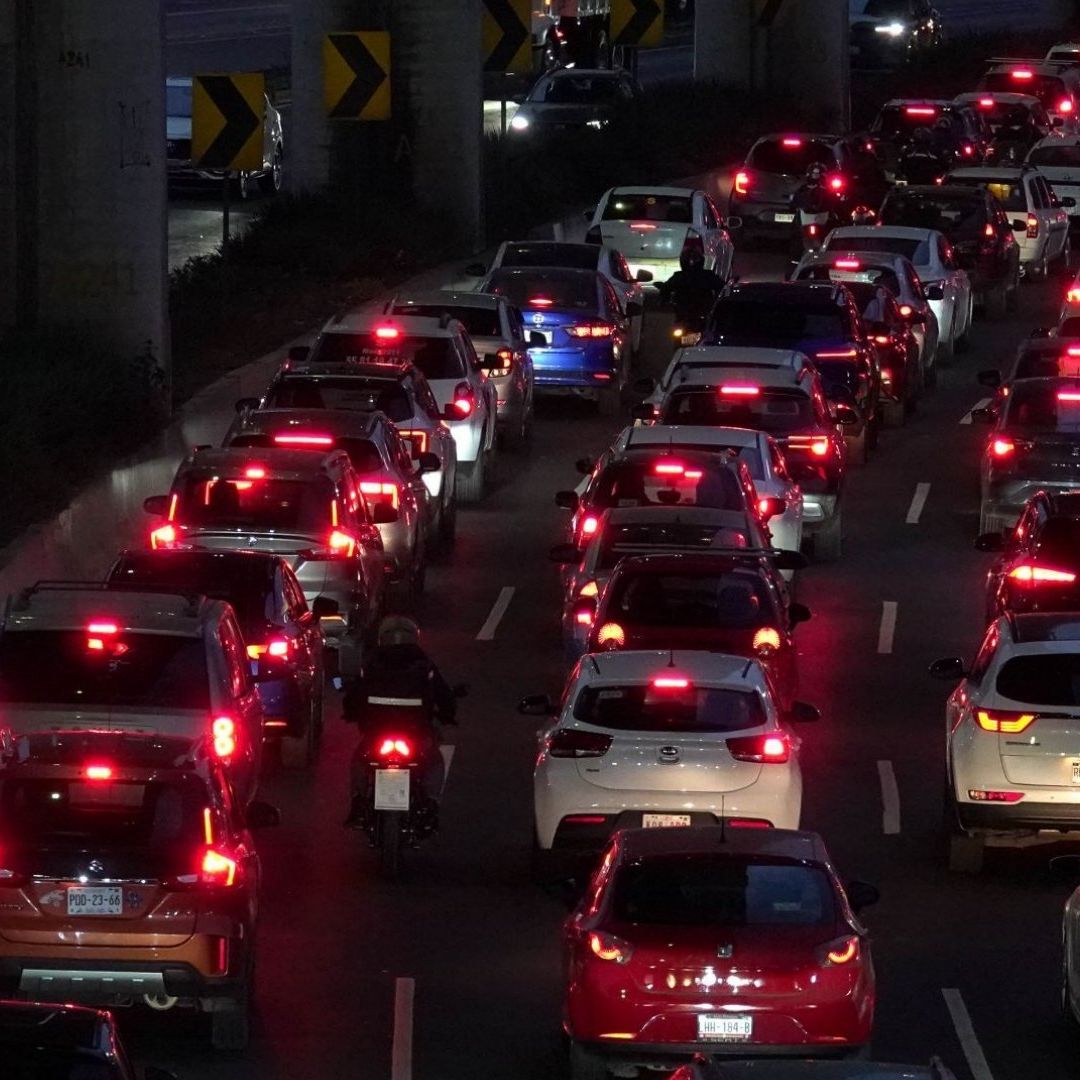 Qué carros sí circulan hoy 13 de febrero 2026 pese a contingencia autos y placas exentas en CDMX y Edomex
