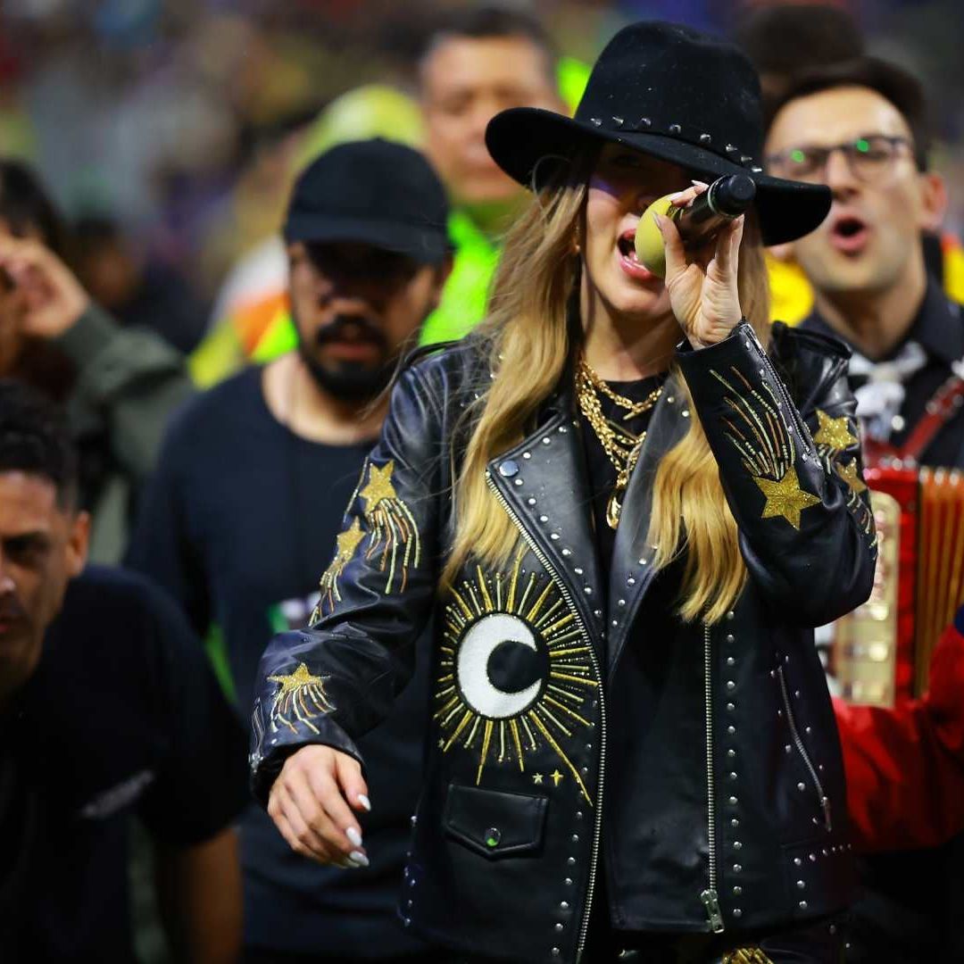 Belinda Canta con Mariachi en España y Demuestra que Lleva a México a Todas Partes
