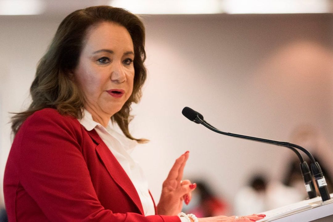 Yasmín Esquivel es la Única Autora de la Tesis de Licenciatura: Abogado