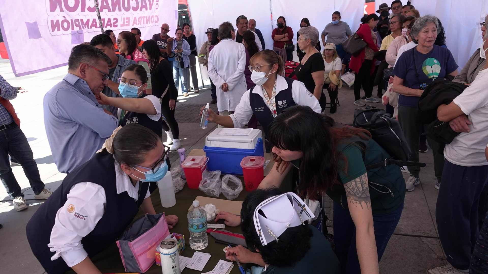 Módulo de vacunación contra el sarampión en la alcaldía Gustavo A Madero. Foto: Cuartoscuro