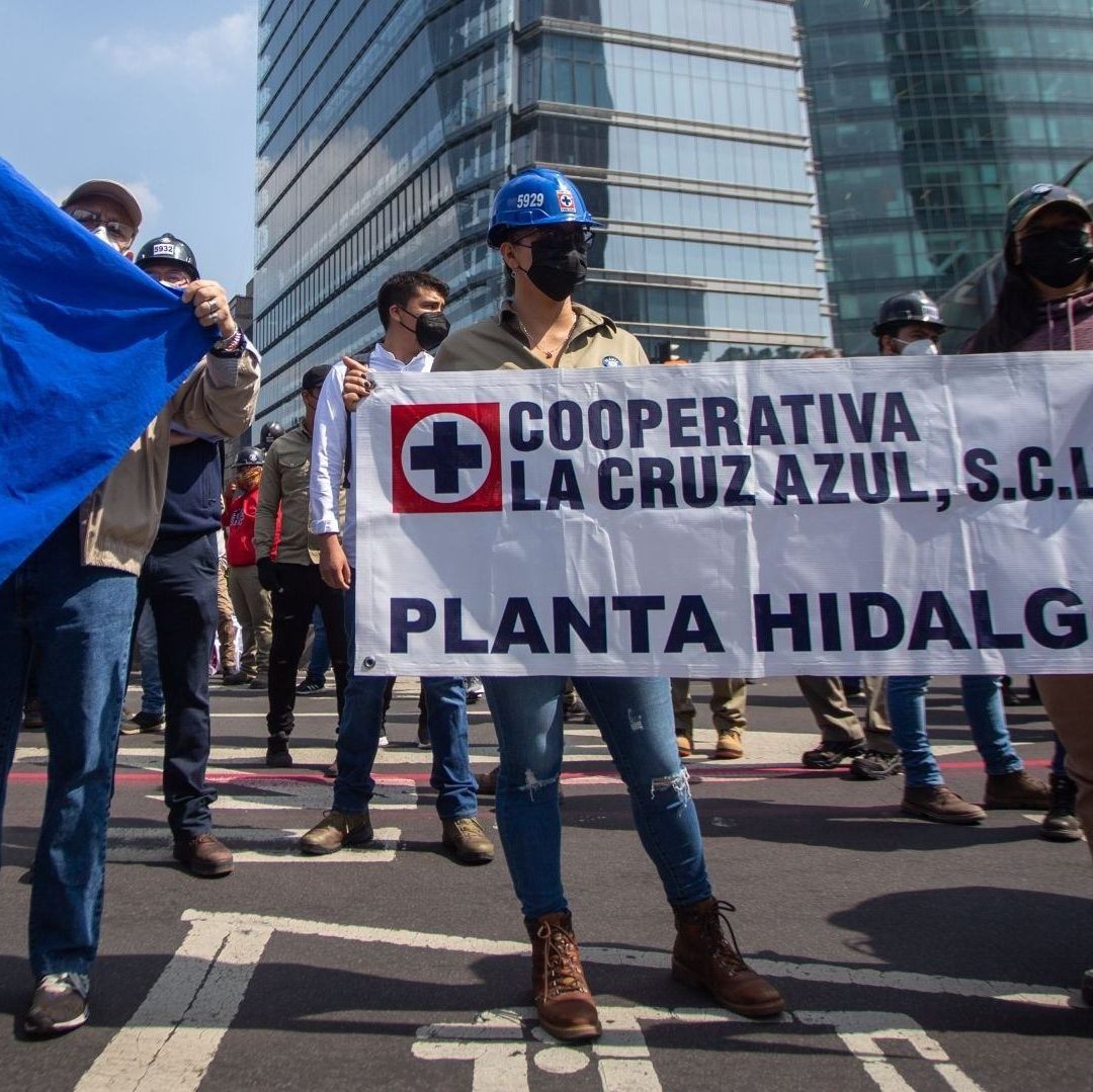 Manifestantes planta cementera.