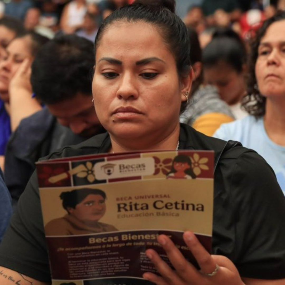 Entrega de Tarjetas Beca Rita Cetina