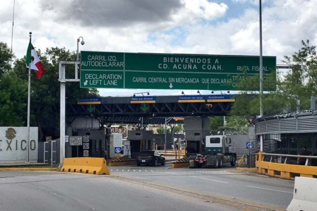 Detienen a hombre con armamento en frontera de Acuña, Coahuila