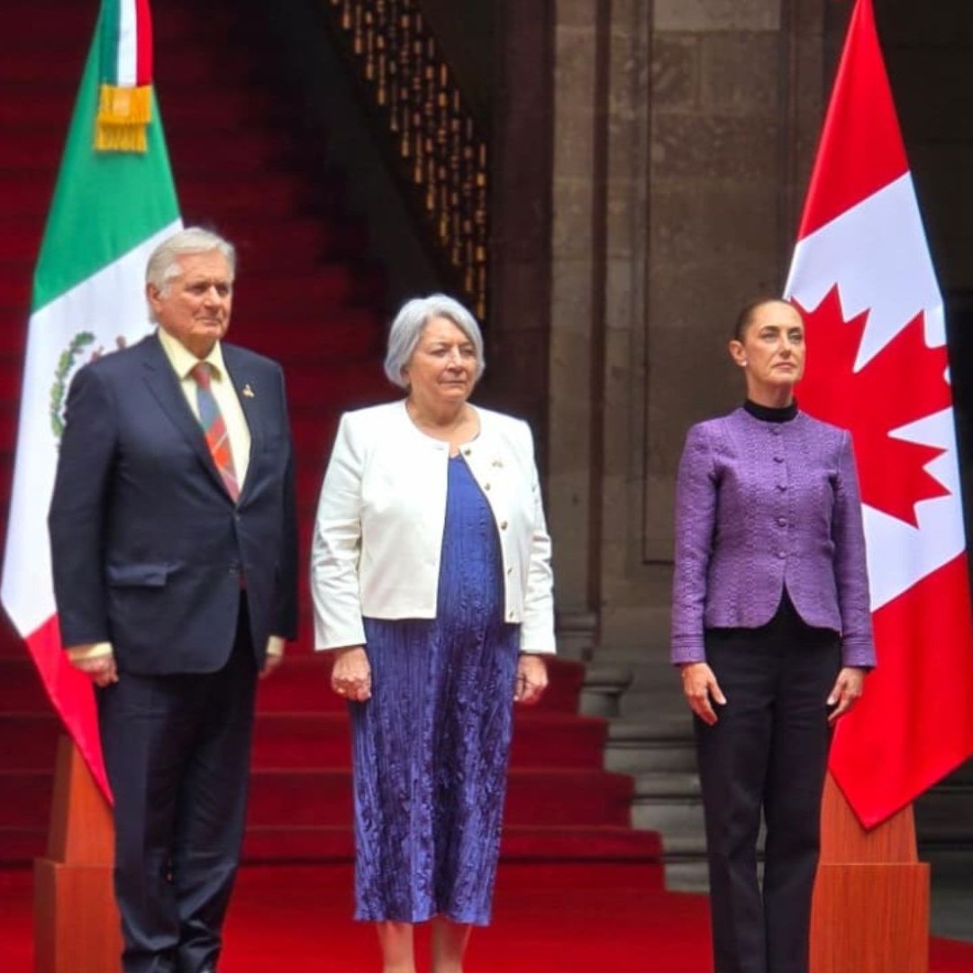 La presidenta de México, Claudia Sheinbaum, recibe a la gobernadora de Canadá, Mary Simon, en Palacio Nacional.