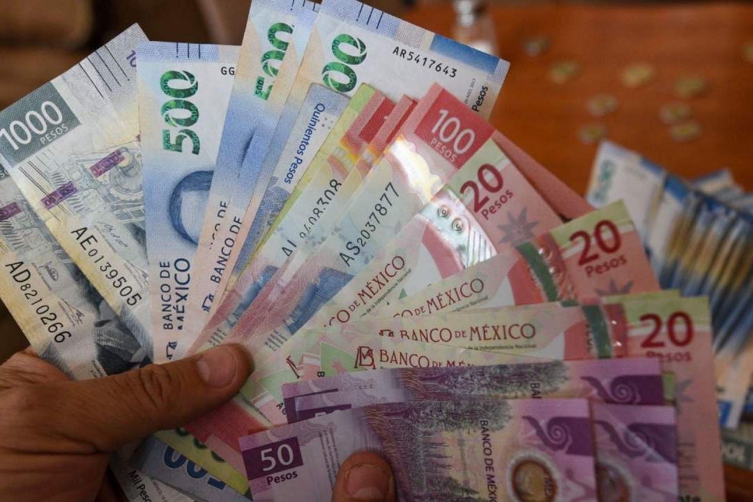 Superpeso anota nuevo récord; dólar se cotiza en 17.26