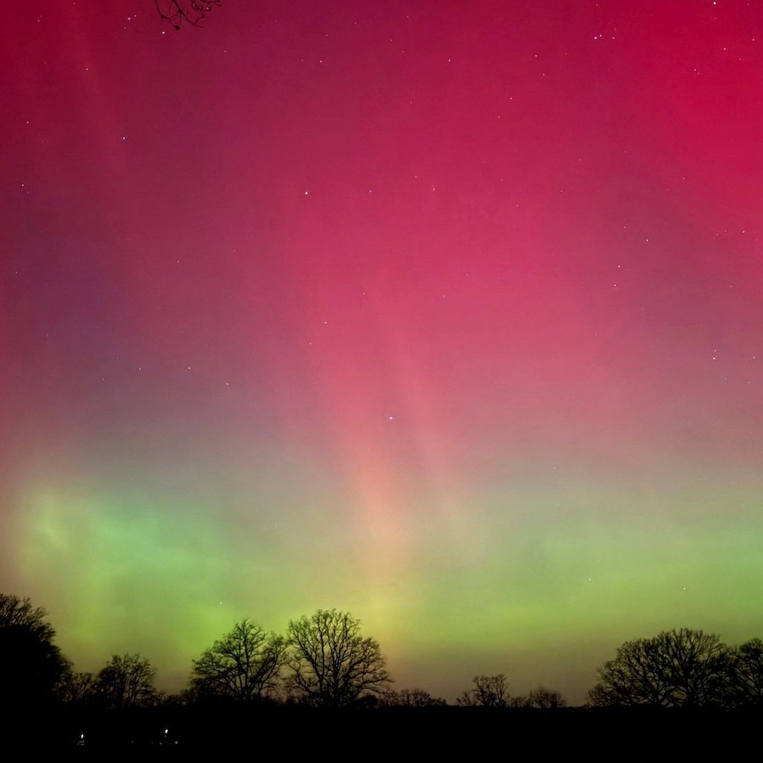 Podría verse la aurora boreal en norte de México con cámaras digitales hoy