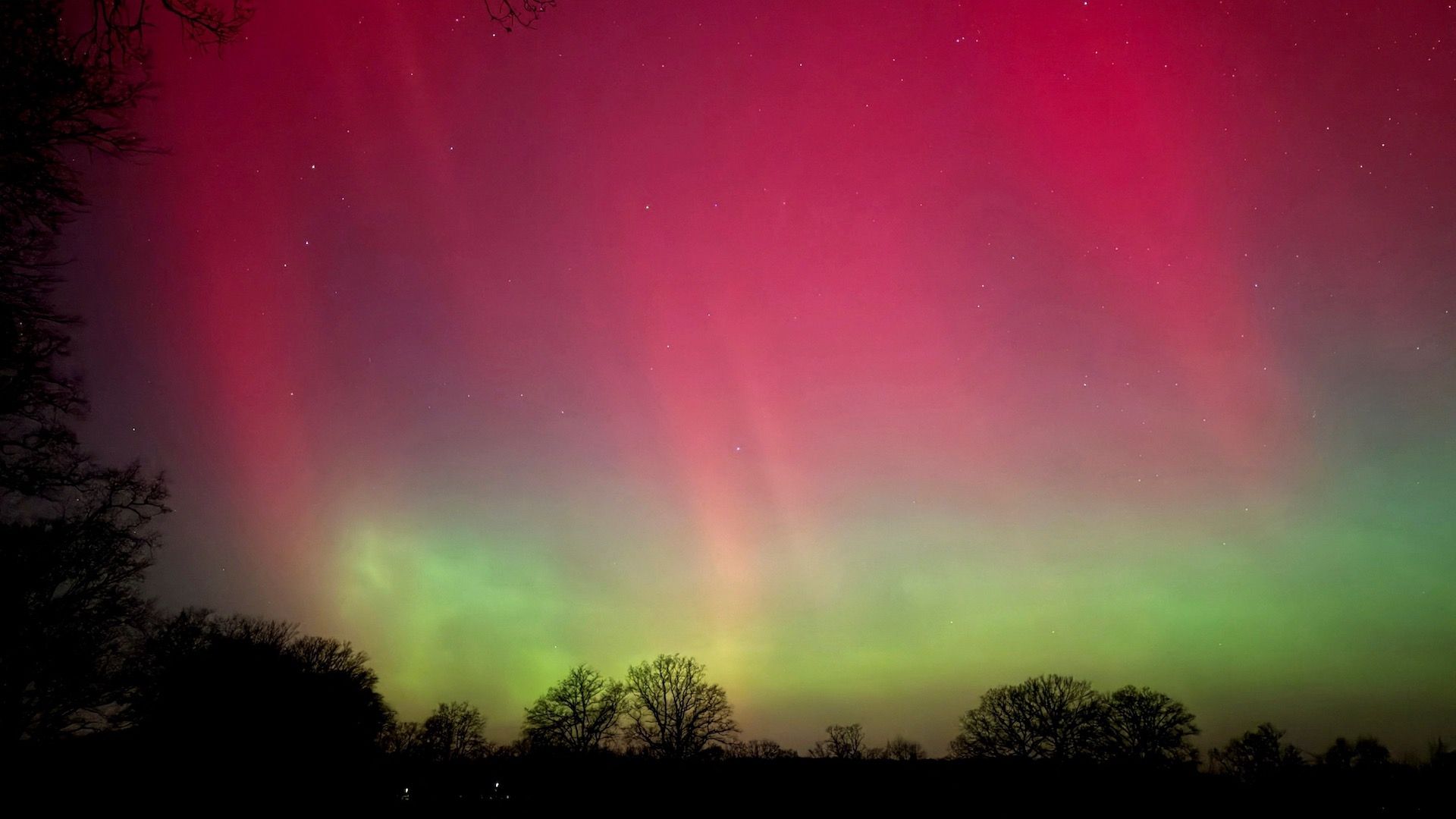 Podría verse la aurora boreal en norte de México con cámaras digitales hoy