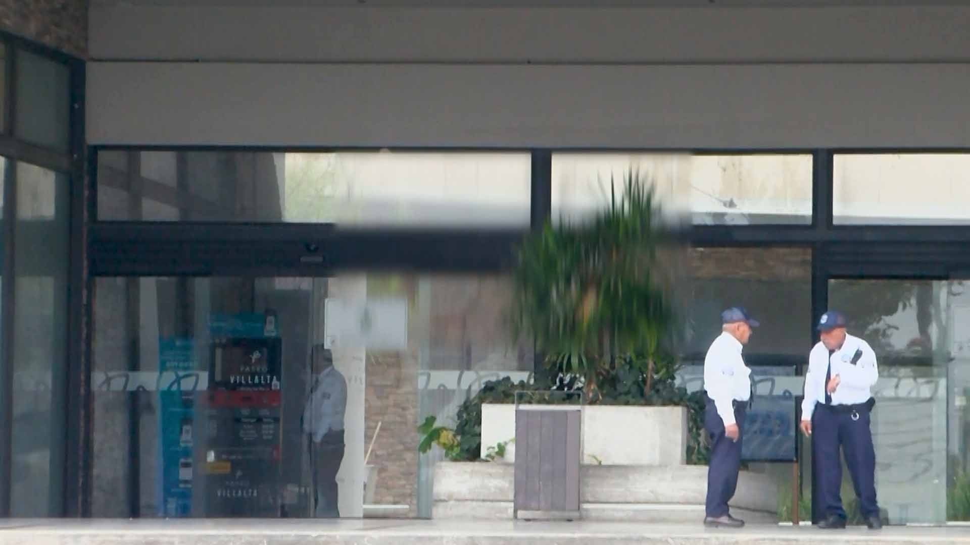 Detienen a Mujer por Arrojarles Café Hirviendo a Niños por Platicar en Cine de Saltillo