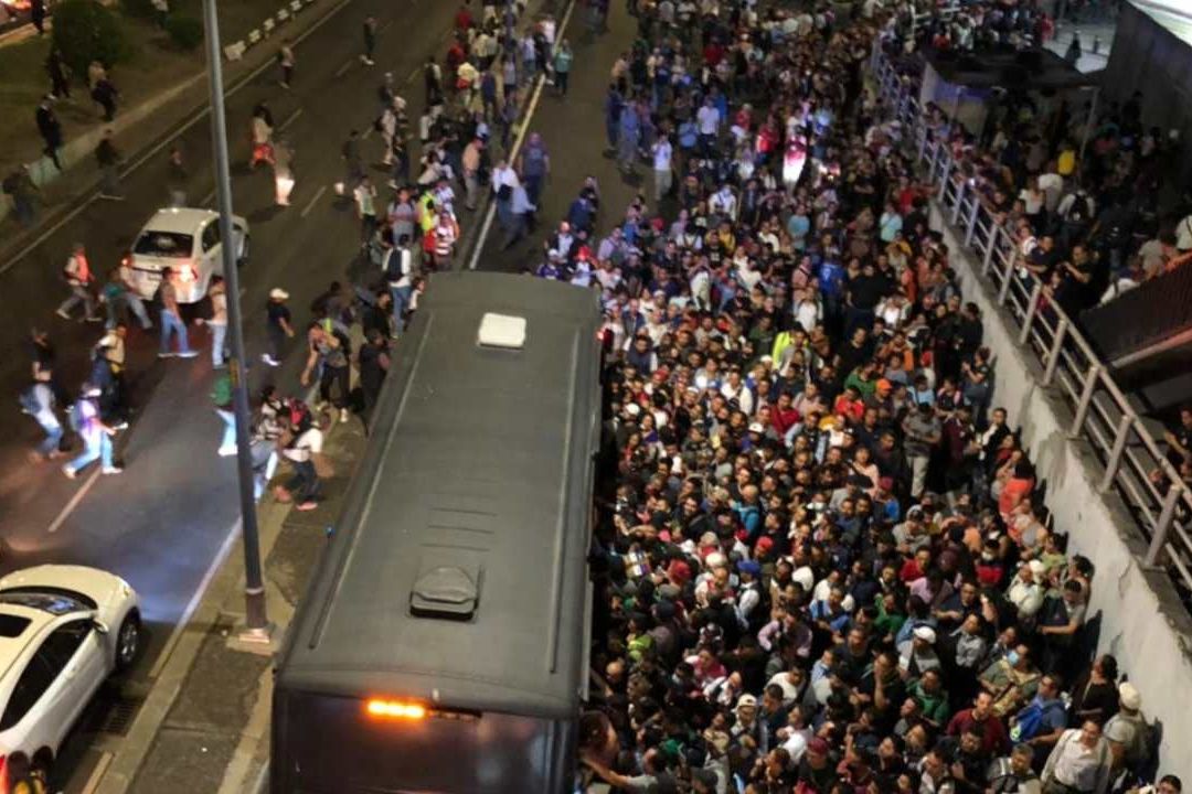 Afectaciones viales en Eje 3 y Viaducto tras suspensión en servicio de tres estaciones L9 Metro CDMX
