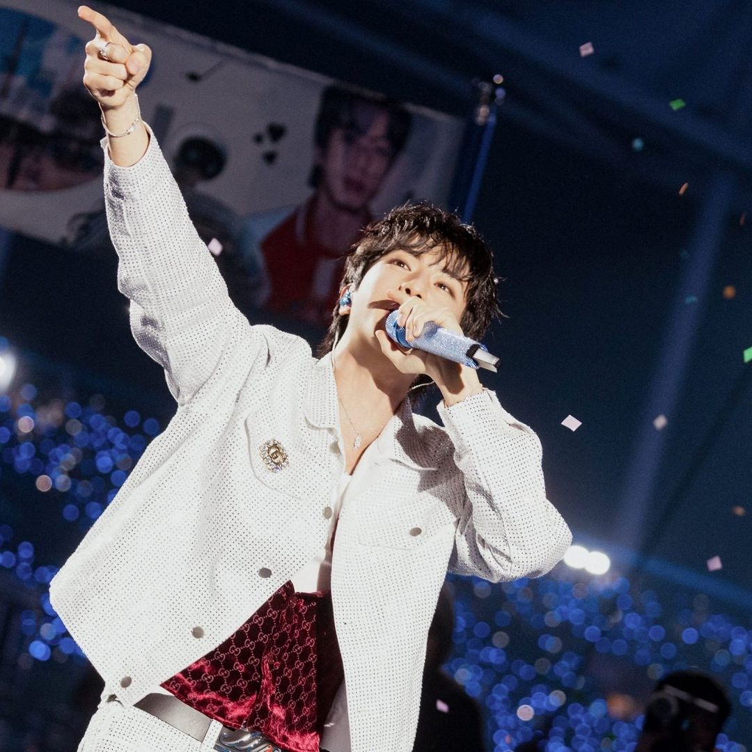 Jin de BTS en concierto