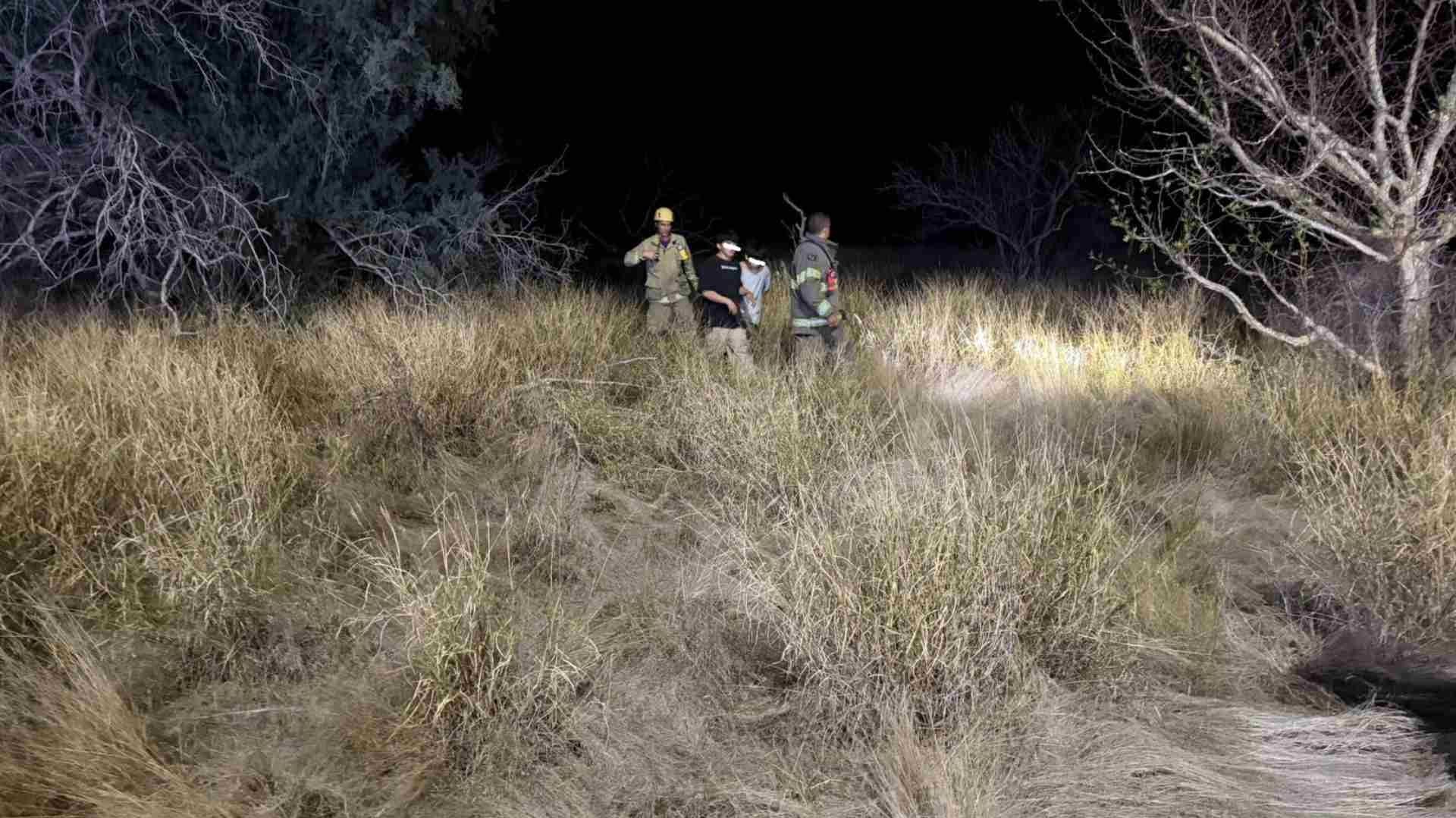 Rescatan a Dos Adolescentes tras 9 Horas Sin Poder Bajar de Cerro El Bachoco en Hermosillo
