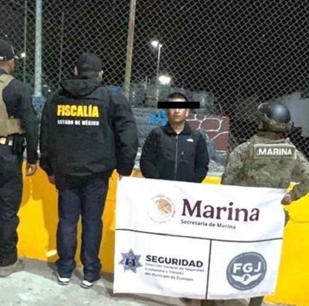 Detienen a Jonathan “N”, alias “El Ray”, presunto líder de La Chokiza en Ecatepec. Foto: Semar