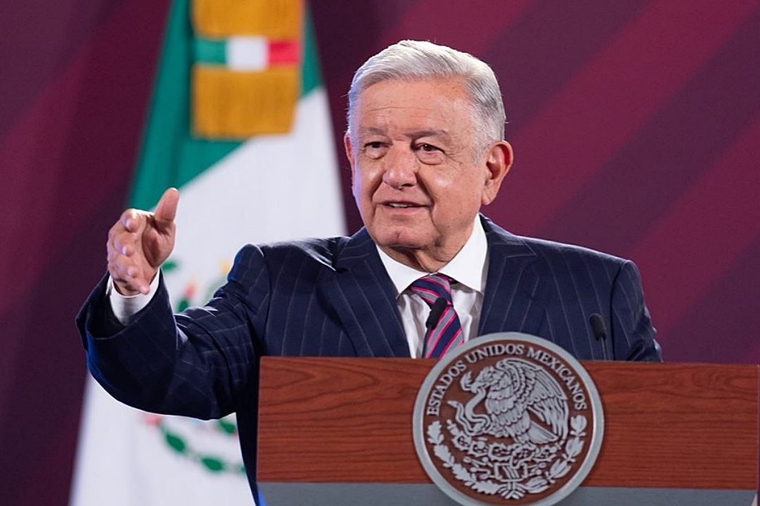 El presidente señala que como ocho funcionarios de su gabiente legal y ampliado renunciarán