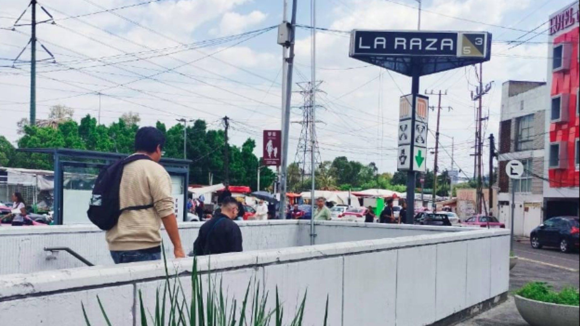 ¿Qué Pasó en Metro La Raza Línea 3? Intento de Rapto de Menor Provoca Riña entre Comerciantes