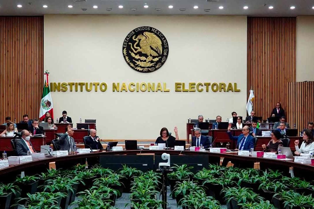 AMLO Pidió a Consejeros del INE no Convertirse en Empleados de Oligarcas