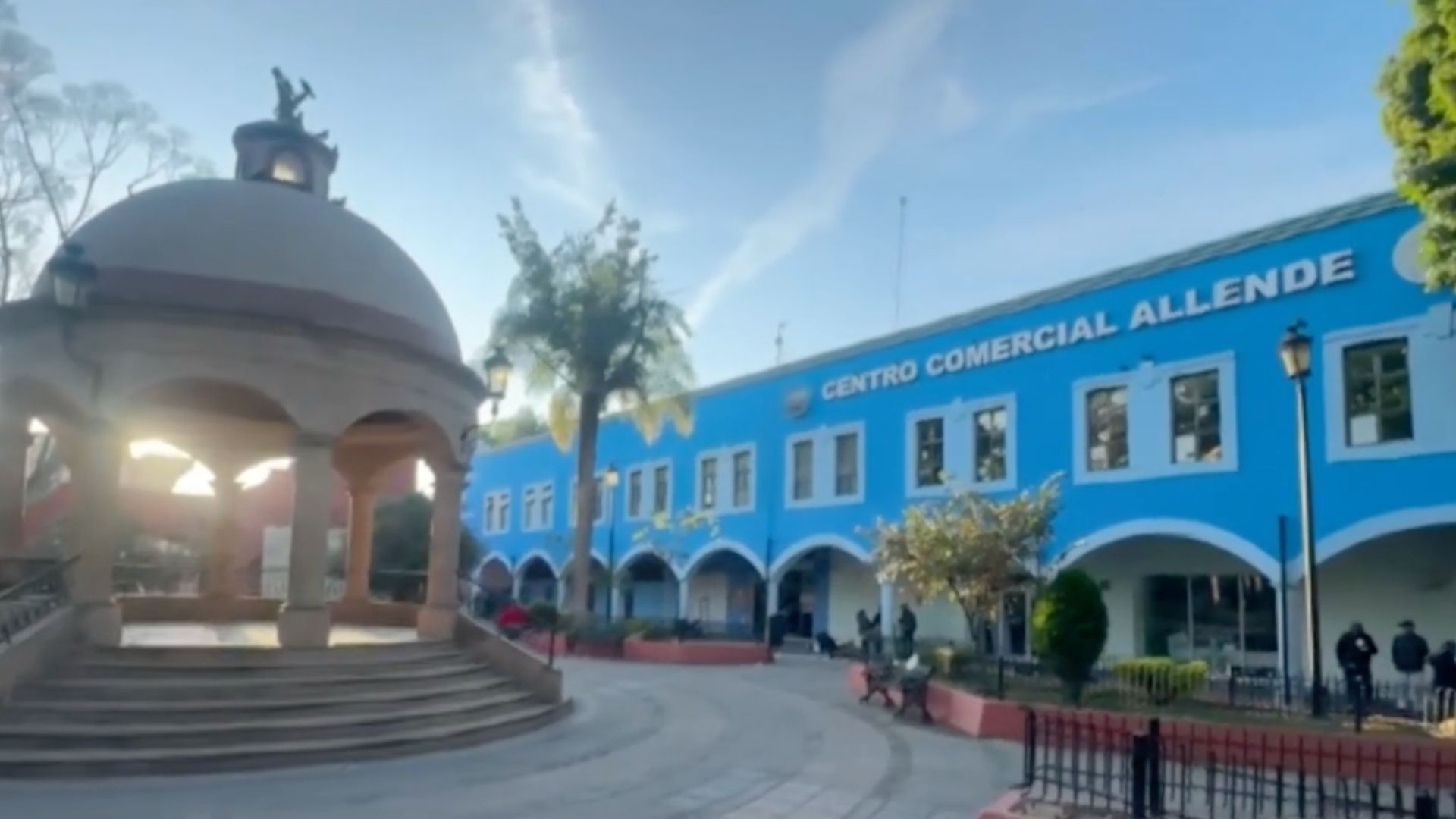 Don Pedro Alias “El Rojo” Murió Bajo el Kiosko del Jardín Allende en León; se Desconoce si Tiene Familiares. Foto: N+