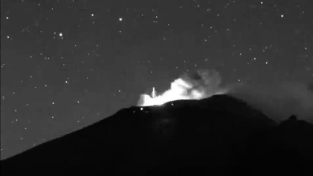 Captan supuestos ovnis que entran y salen del Popocatépetl