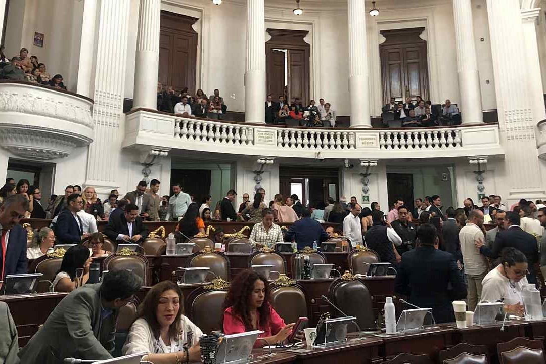 Congreso de la CDMX avala renuncia de Claudia Sheinbaum a la jefatura de gobierno