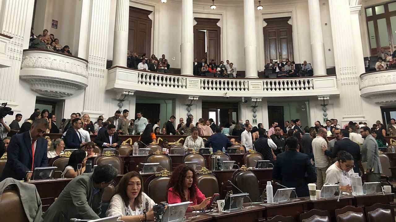 Congreso de la CDMX avala renuncia de Claudia Sheinbaum a la jefatura de gobierno