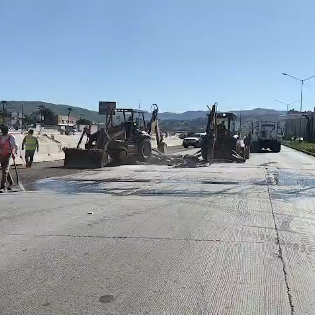 Cierre Total en Vía Rápida Poniente Hoy por Reparación de Socavón