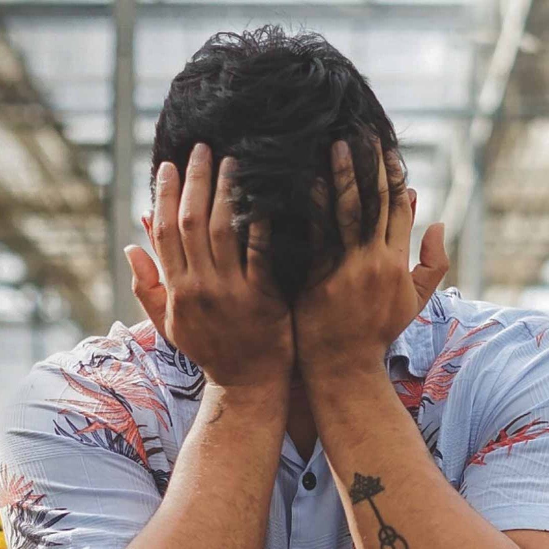 Depresión sonriente; detrás de una gran sonrisa no siempre hay felicidad