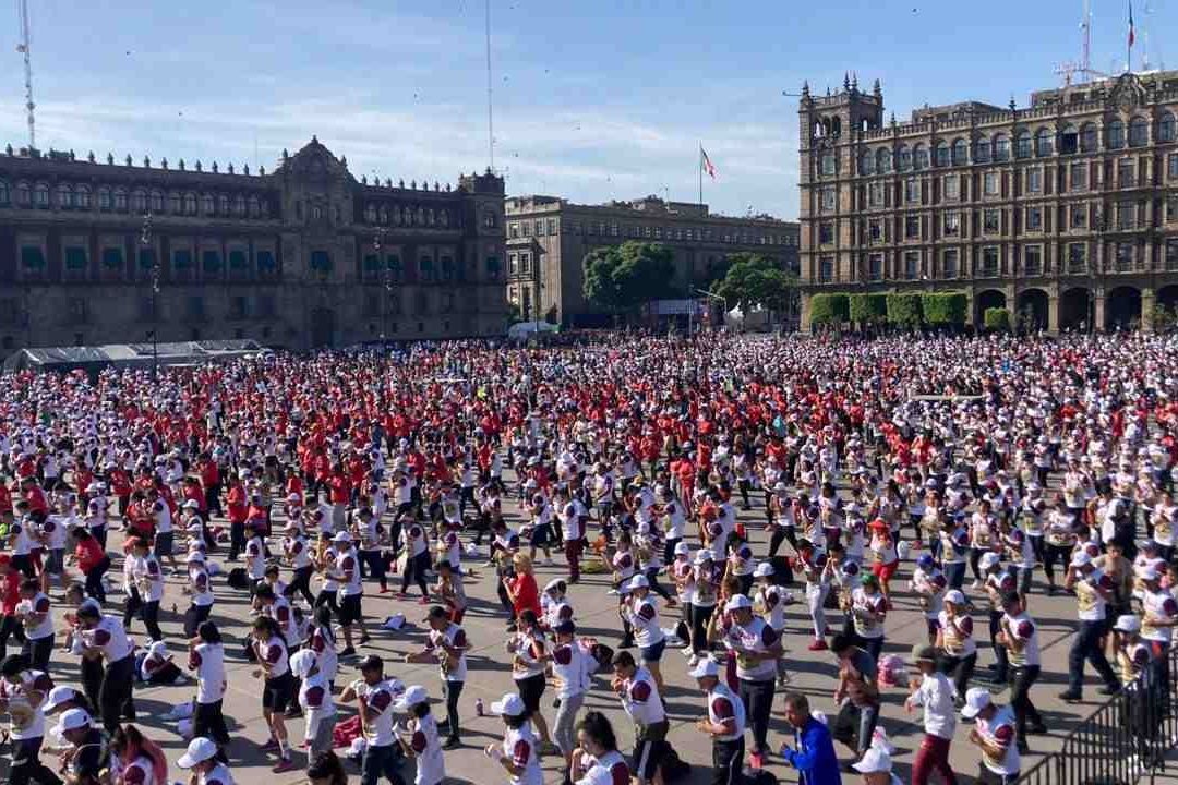 Segunda Clase Masiva de Box en el Zócalo de la CDMX