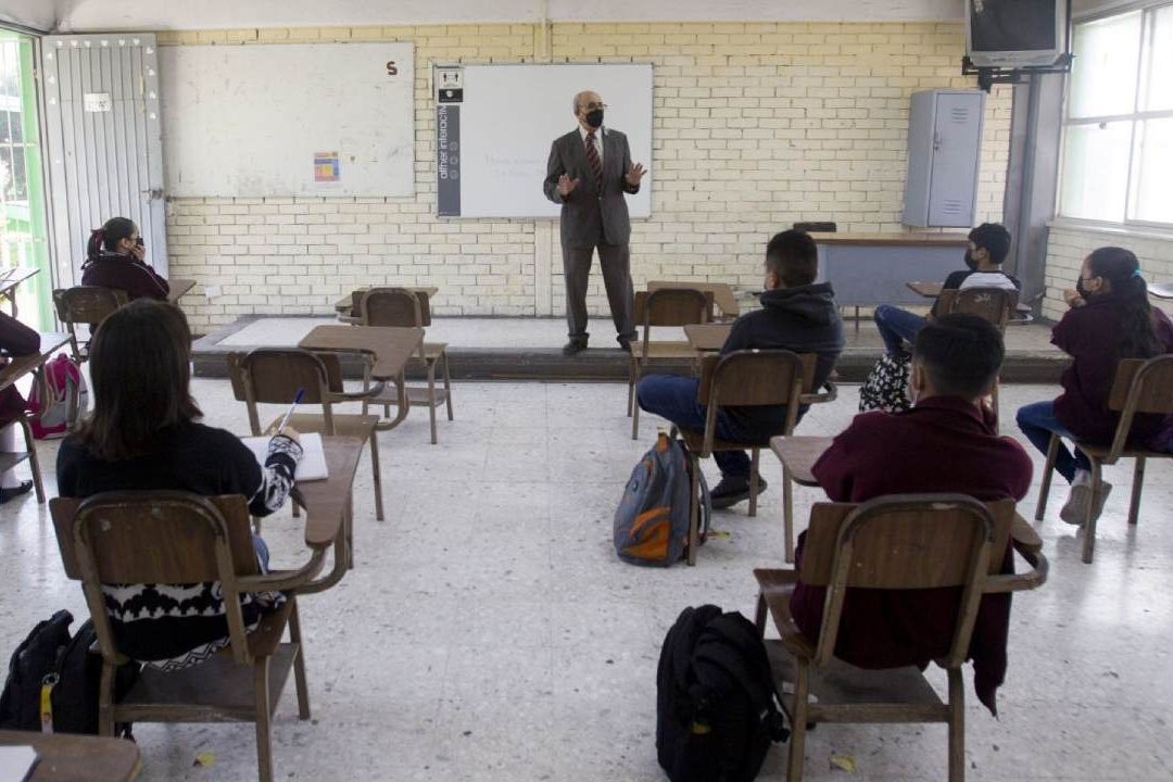 Nuevo León anuncia clases a distancia por el calor