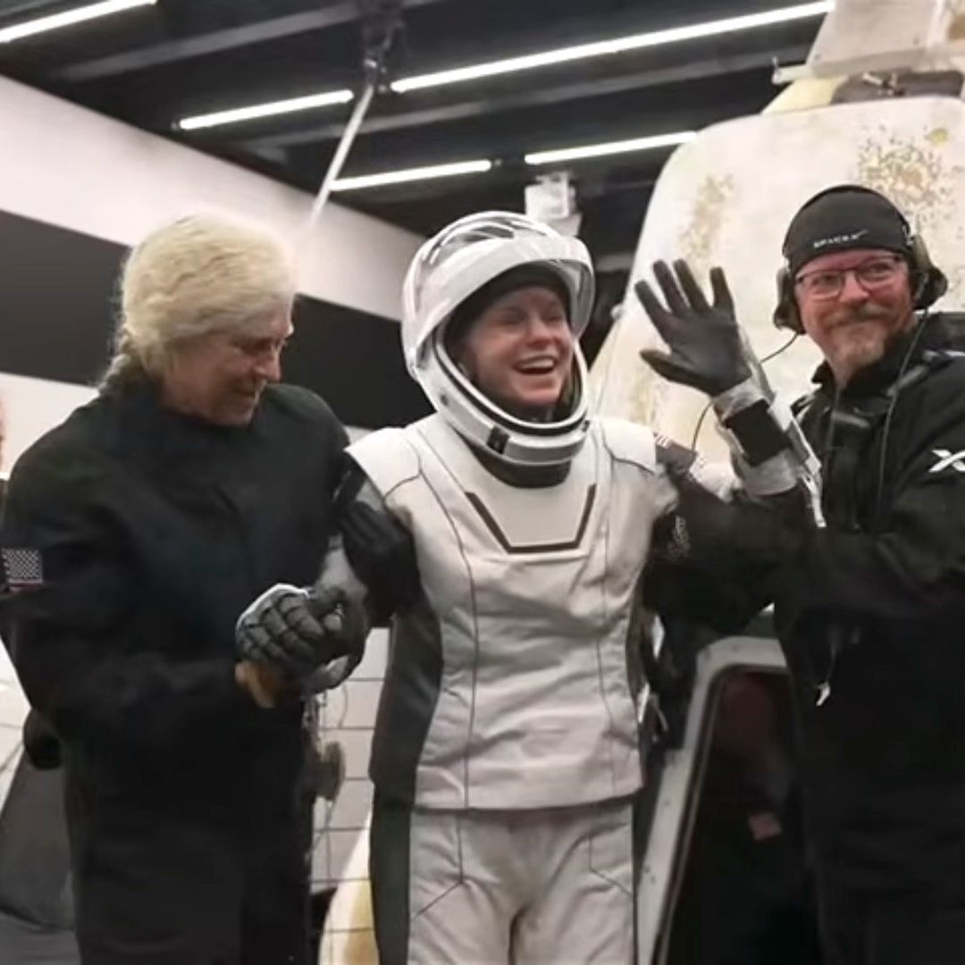 Llega a Tierra Misión de la NASA que Dejó la Estación Espacial Internacional por Urgencia Médica.