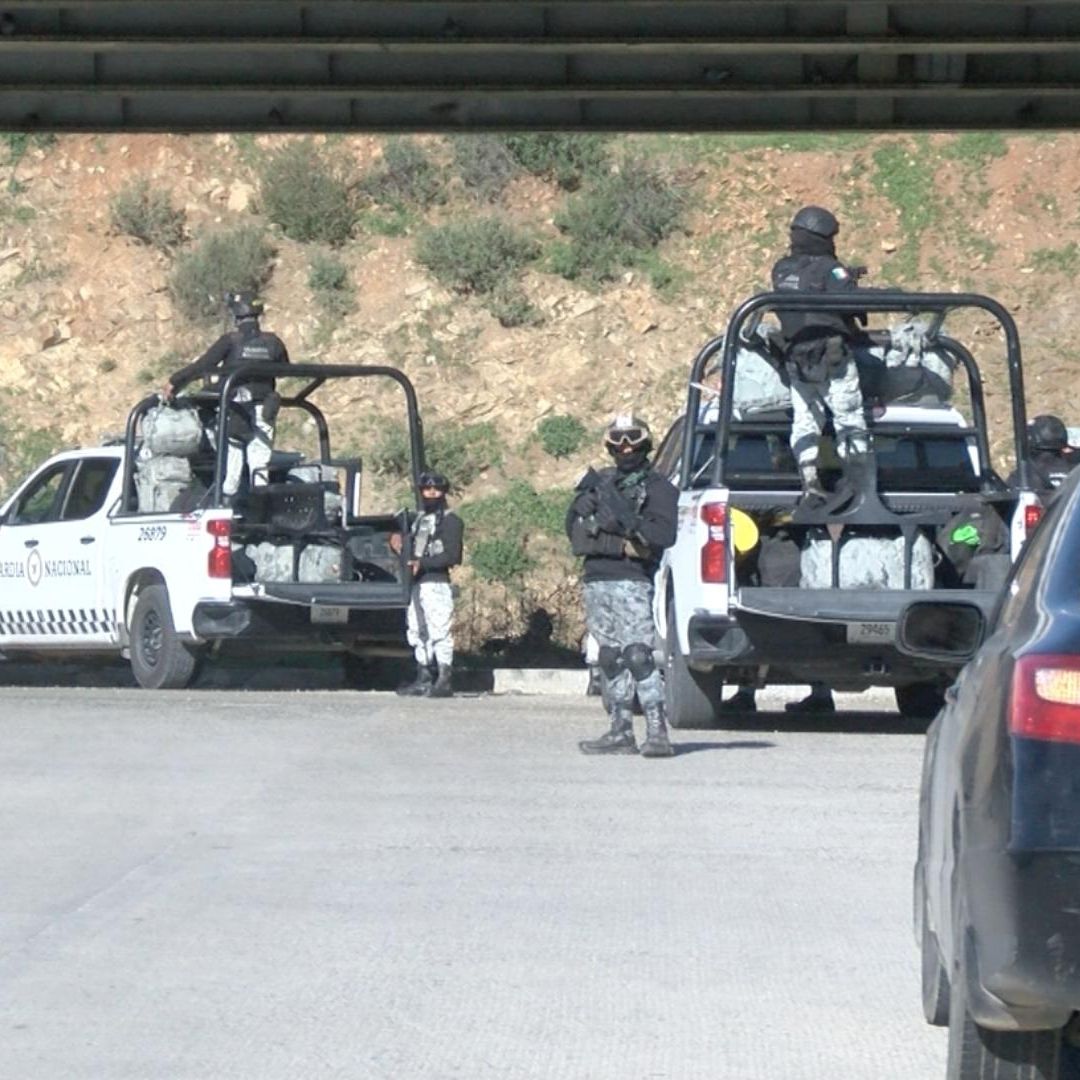 Guardia Nacional en puente de carretera Libre Tijuana-Tecate