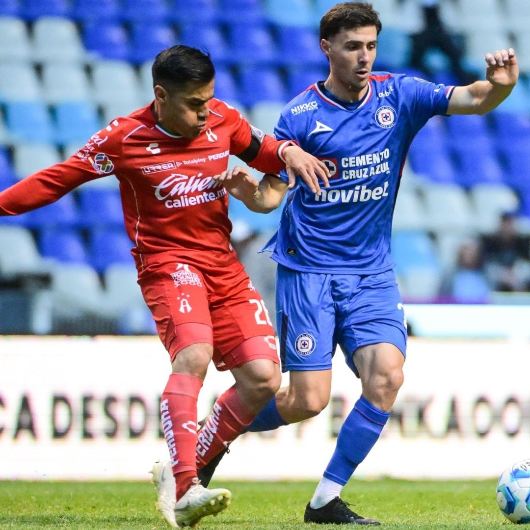 José Paradela tuvo una destacada actuación con el equipo celeste, ante los rojinegros del Atlas.