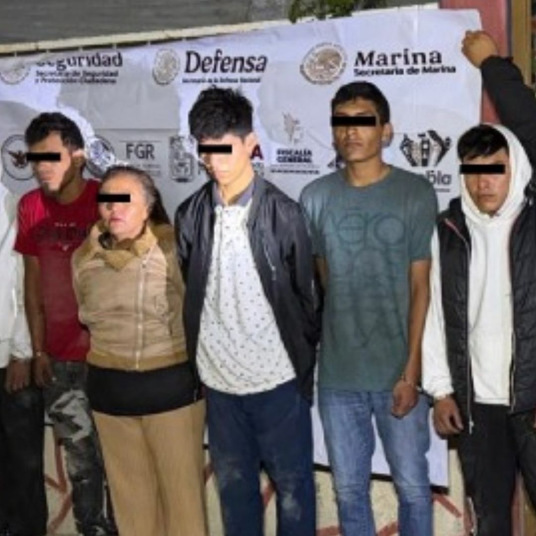 Seis Narcomenudistas Detenidos 111 Dosis de Droga Asegurada Amozoc Puebla